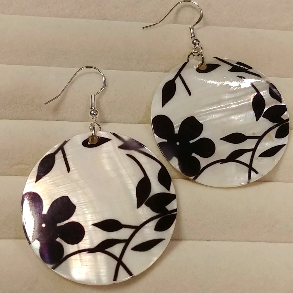 925 Silver Hook Earrings Featuring Black and White Floral Pattern Shells